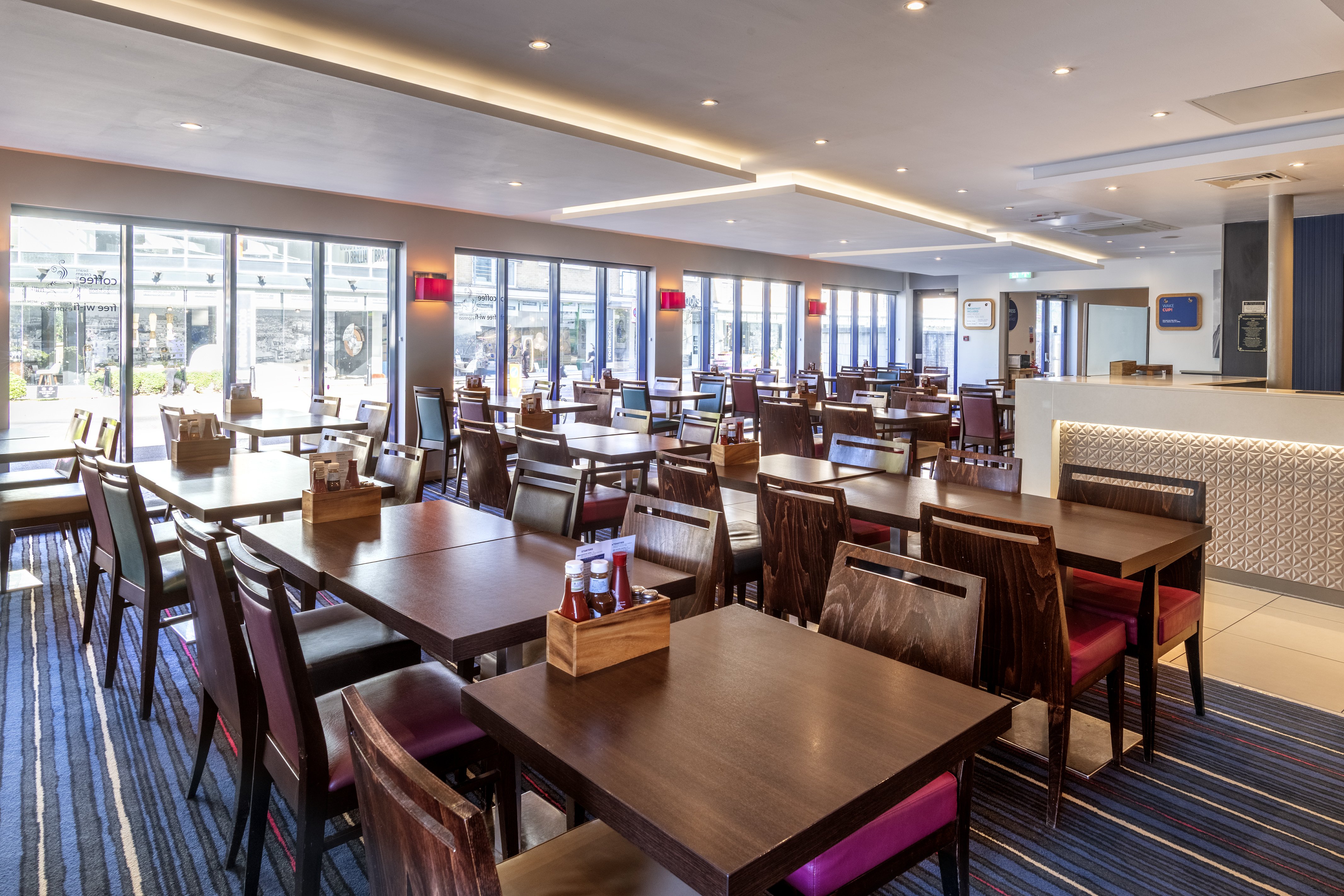 Holiday Inn Express London Wandsworth 12/32