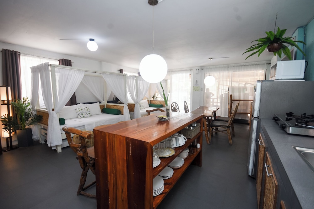 8Colors Beach House 54/64