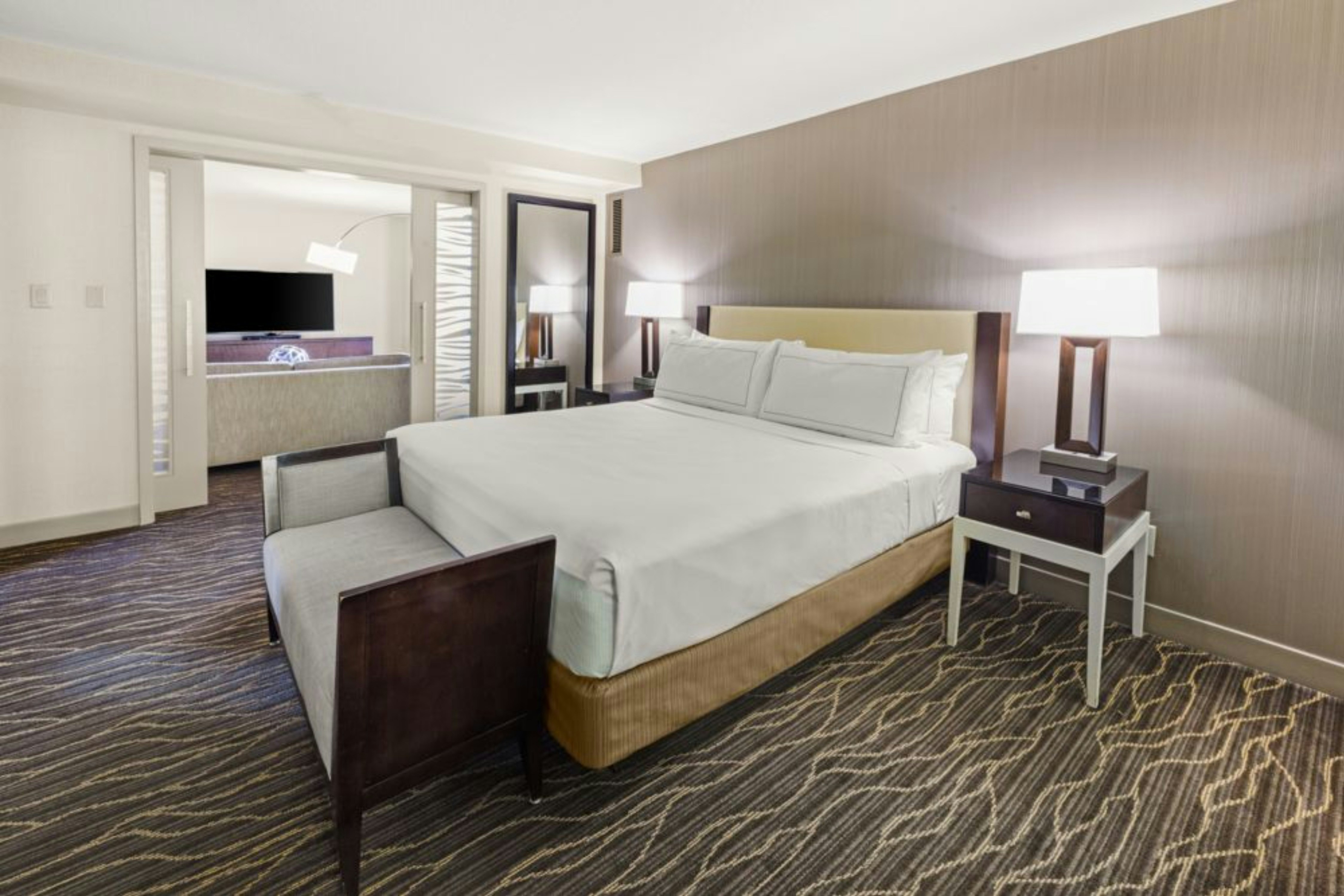 1 Bedroom, Waldorf, Suite, King Bed