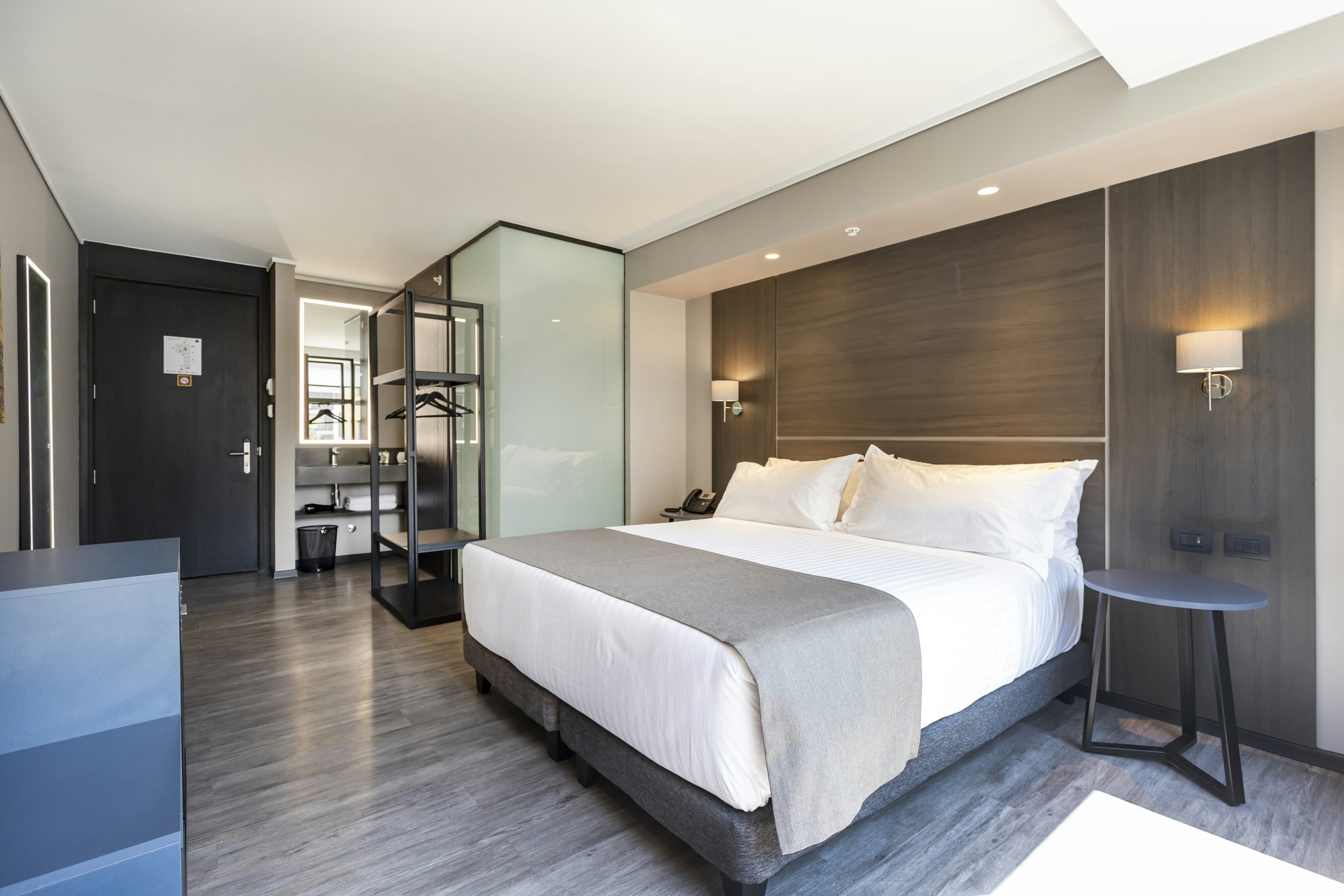 Ola Santiago Providencia, Tapestry Collection by Hilton 7/35