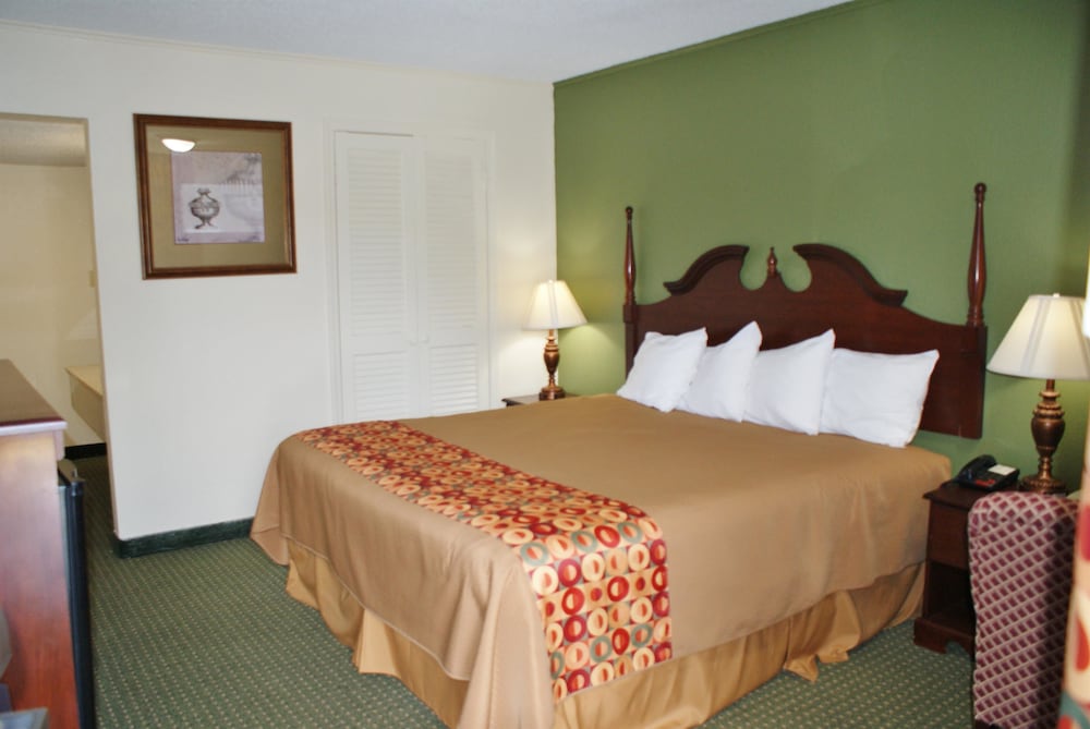 Americas Best Value Inn Ft Jackson 12/32