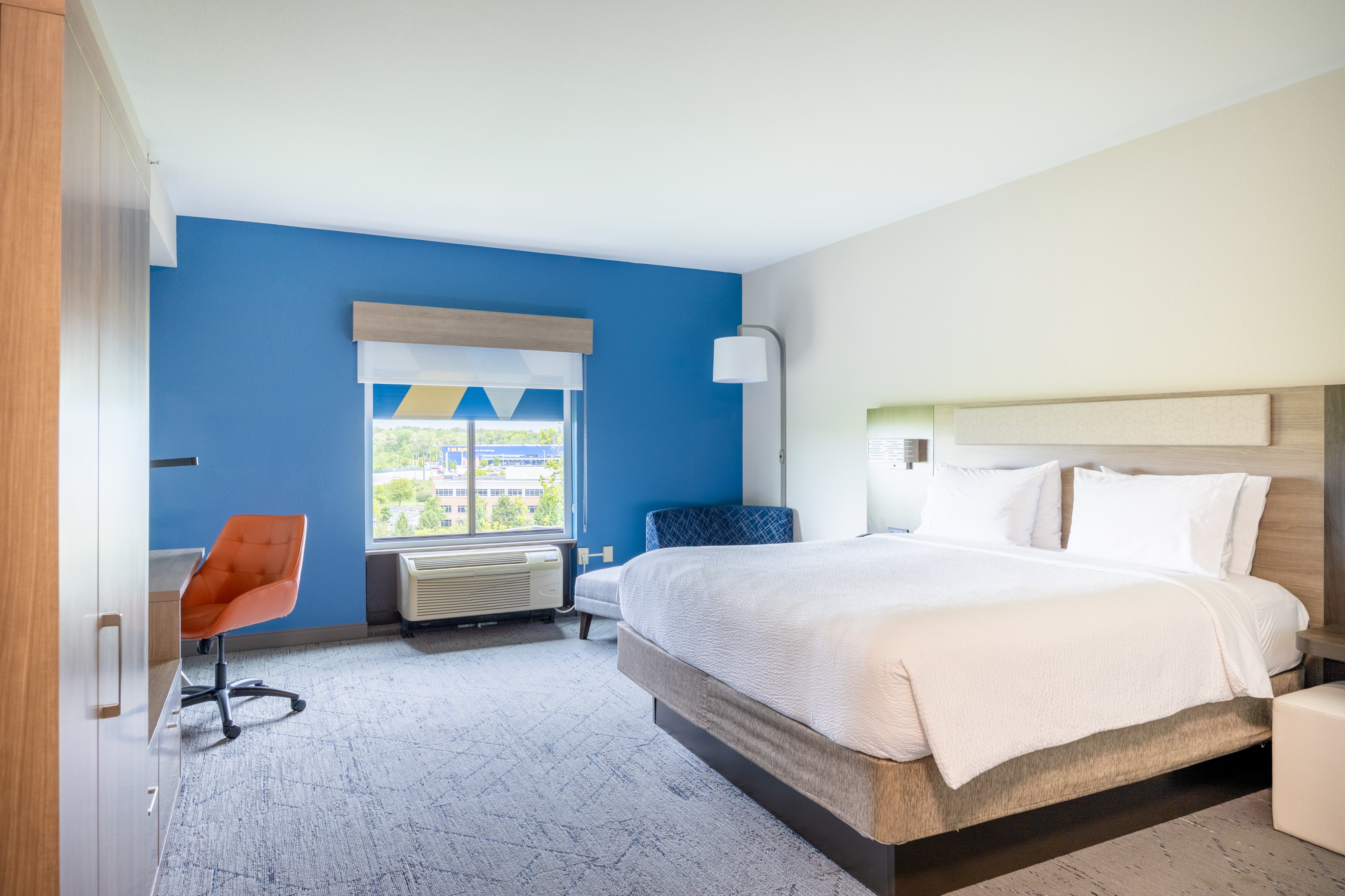 Holiday Inn Express Hotel Suites Columbus Polaris Parkway 33/77