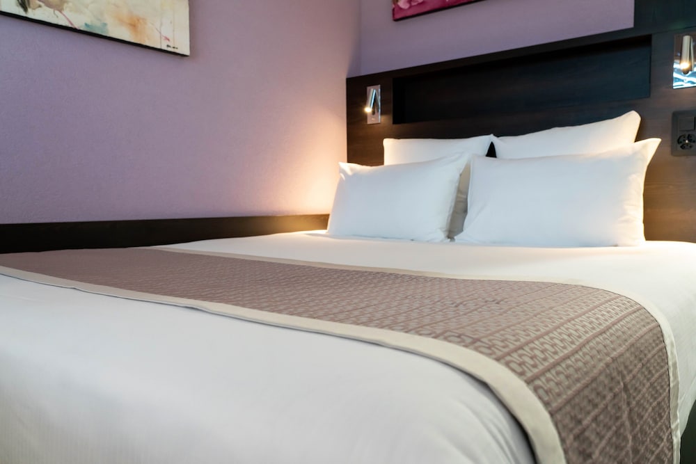 Nash Pratik Hotel 10/26