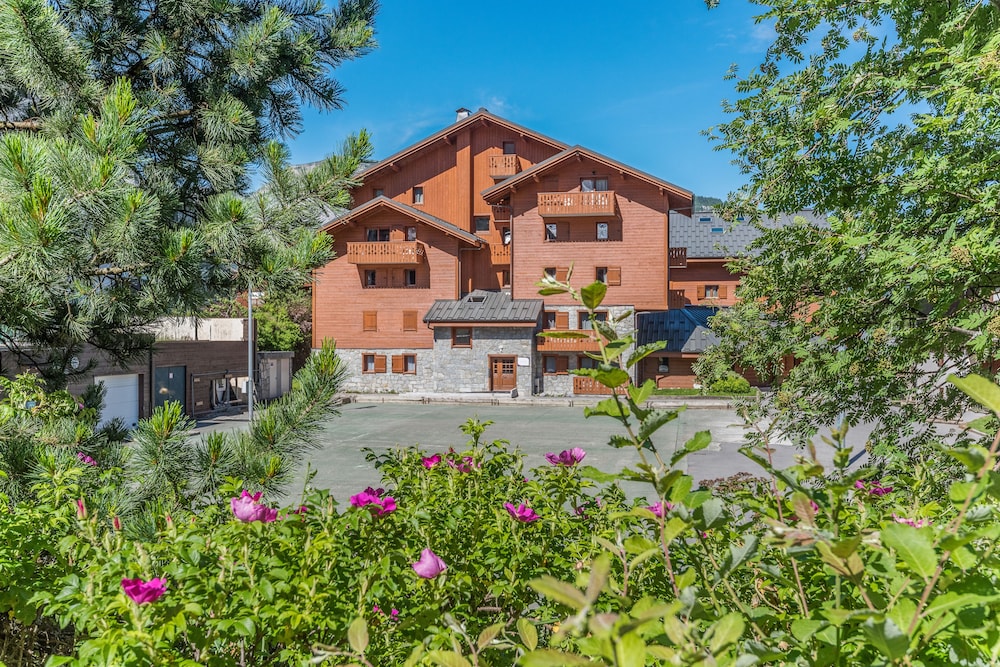PREMIUM RESIDENCE LES FERMES DU SOLEIL 46/49