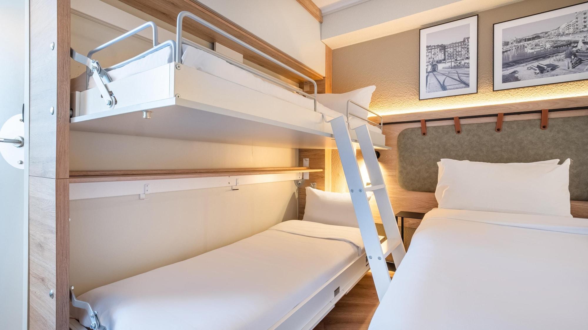 Standard, Multiple Beds، Campanile Nice Airport 2/6