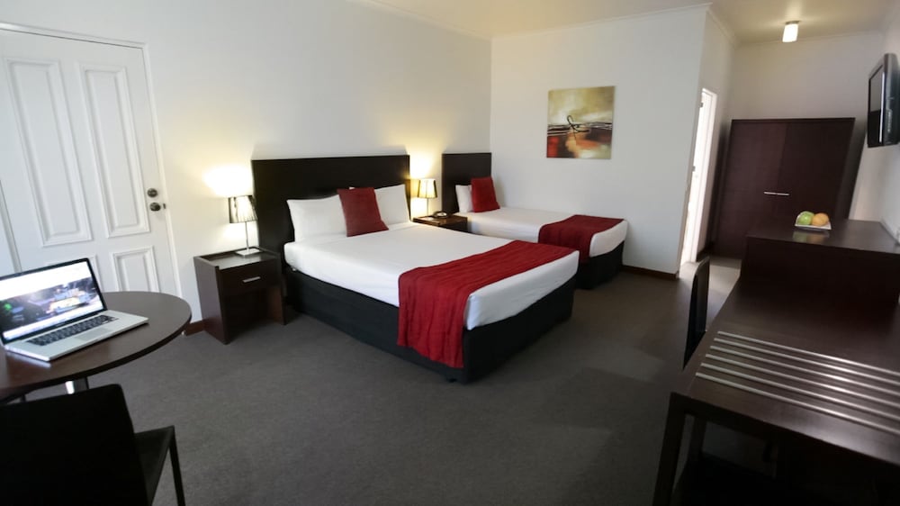 MERCURE PORT OF ECHUCA 18/60