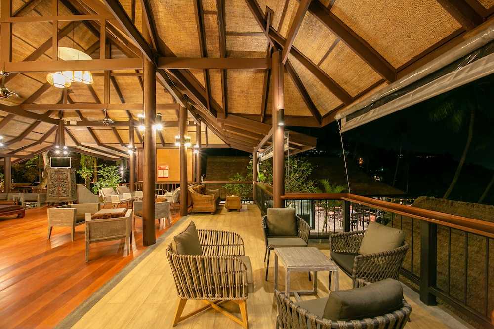 Coral Cliff Beach Resort 48/70
