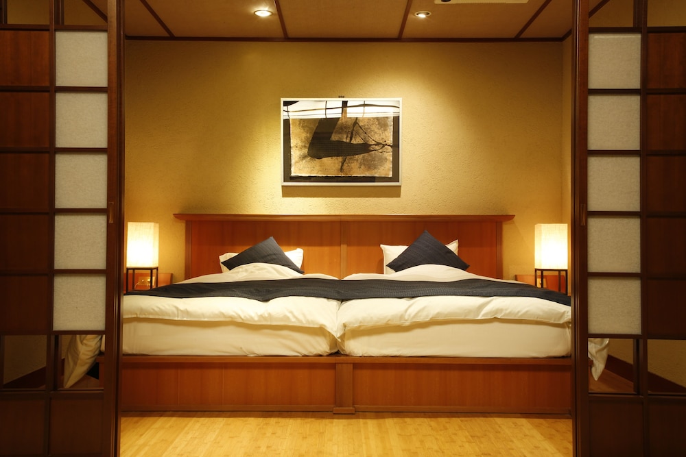 Tateshina Park Hotel (ex. Tateshina Ai) 8/69
