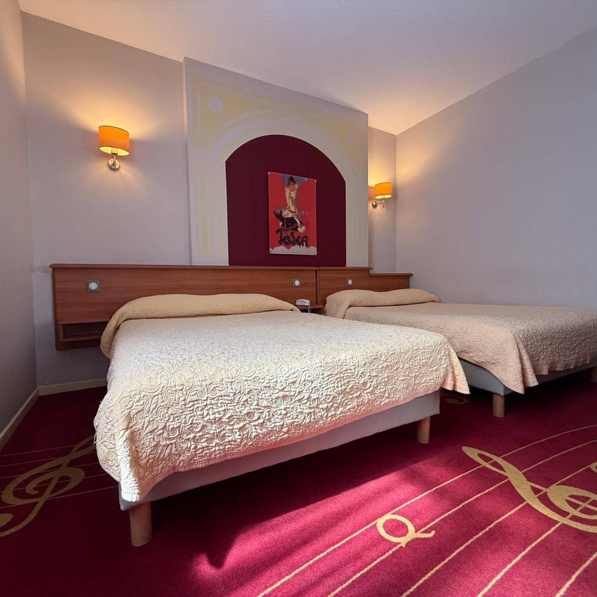Room, Triple