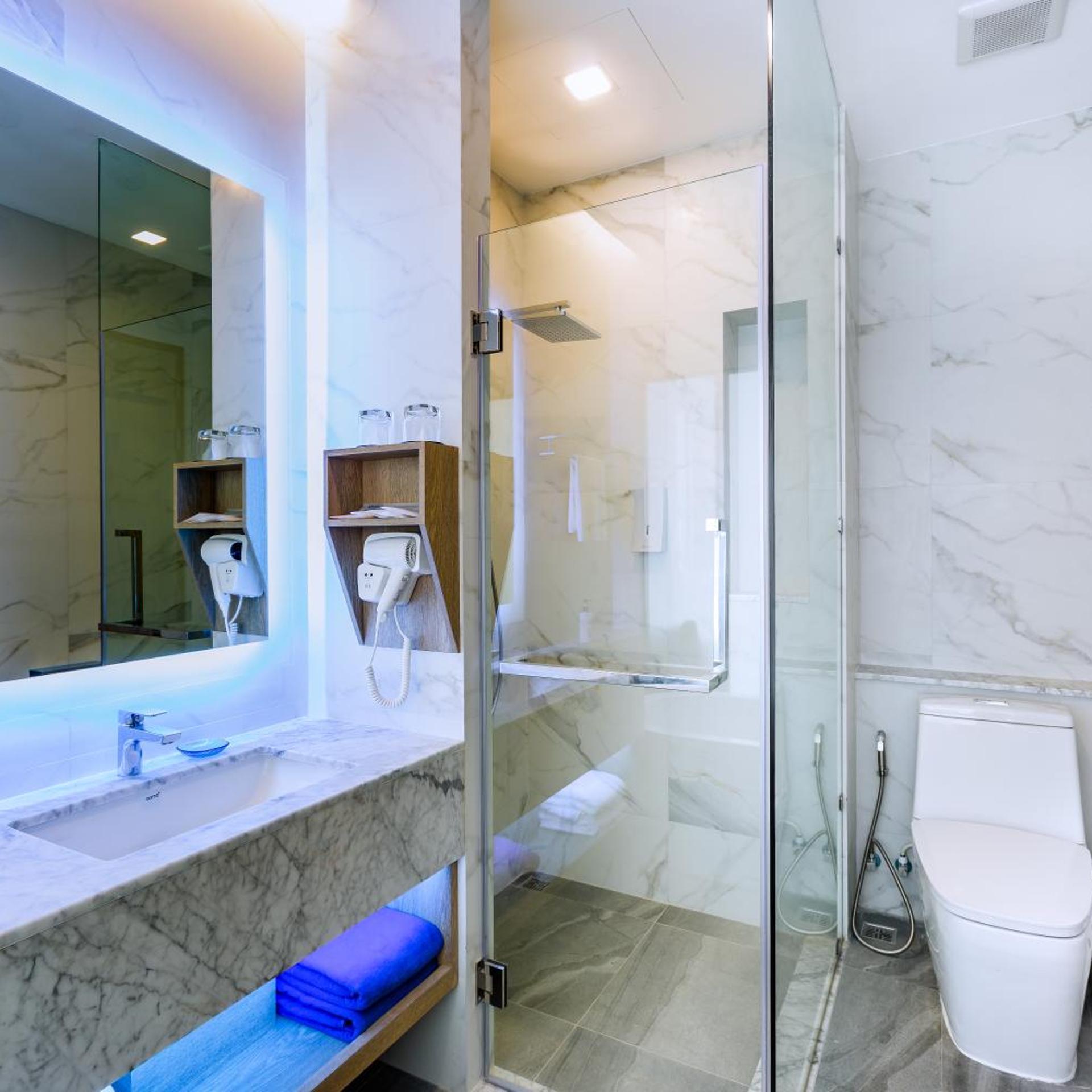 غرفة ديلوكس بسرير كينج بإطلالة على المسبح، Bluesotel Smart Krabi Aonang Beach Adults Only 5/10