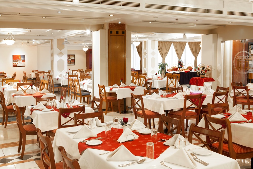 restaurant cafeteria
