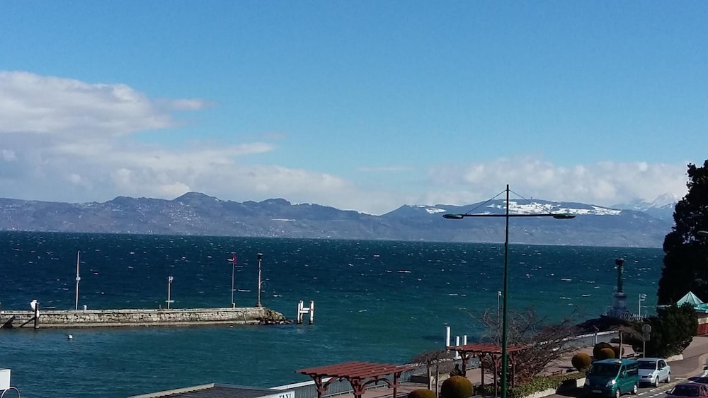 Hotel Alize Evian 51/55