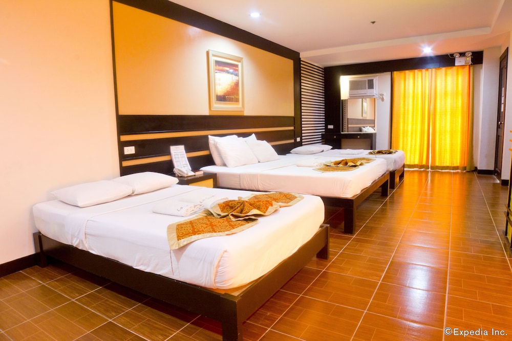 La Carmela De Boracay 20/50