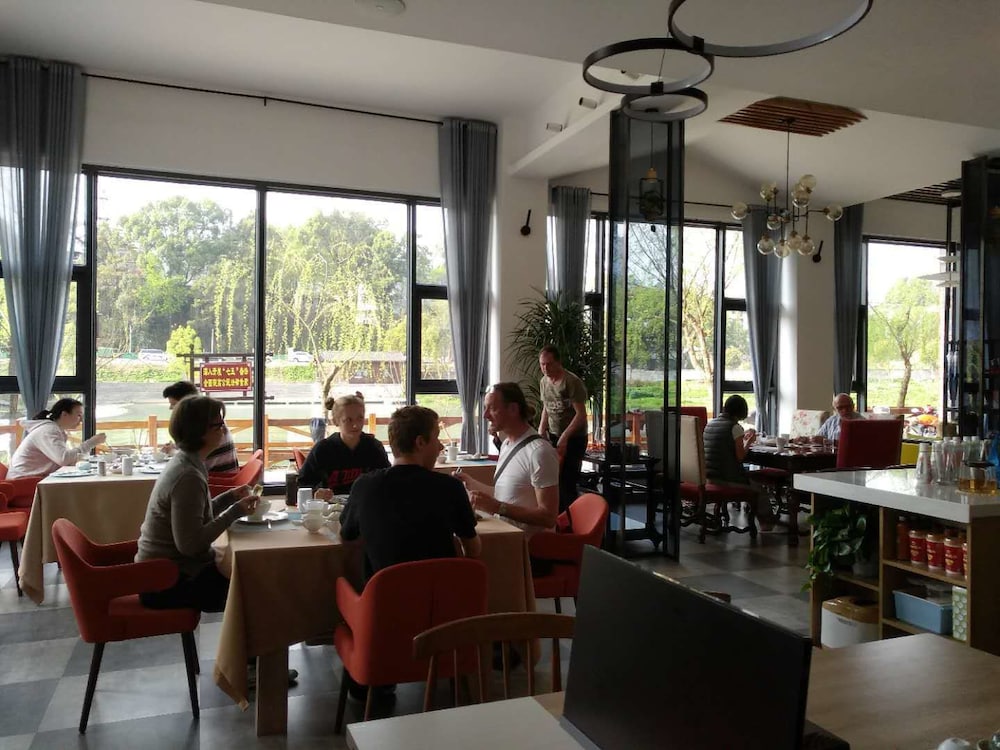 Z-Up Boutique Hotel 39/50