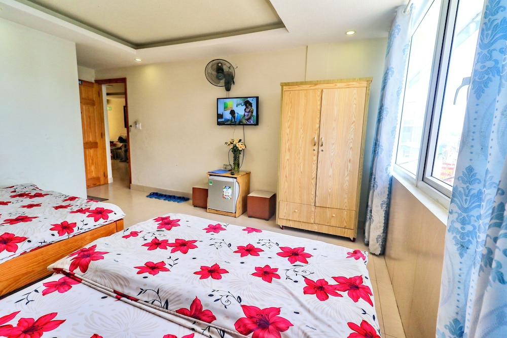 1 BEDROOM, DELUXE, DOUBLE OR TWIN BED, CITY VIEW