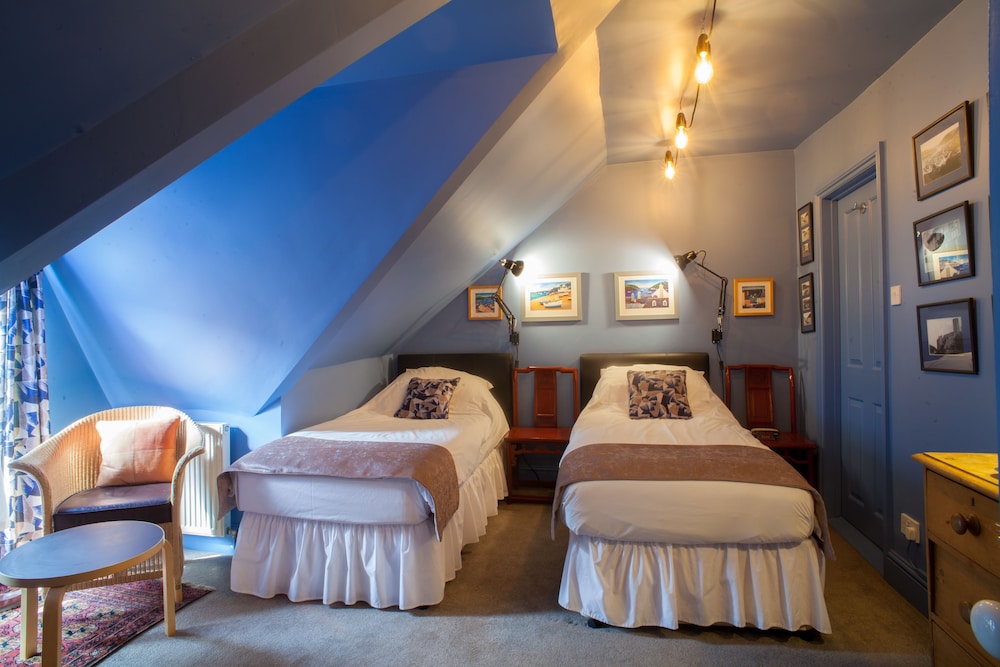 Hill View House Bed and Breakfast 10/29