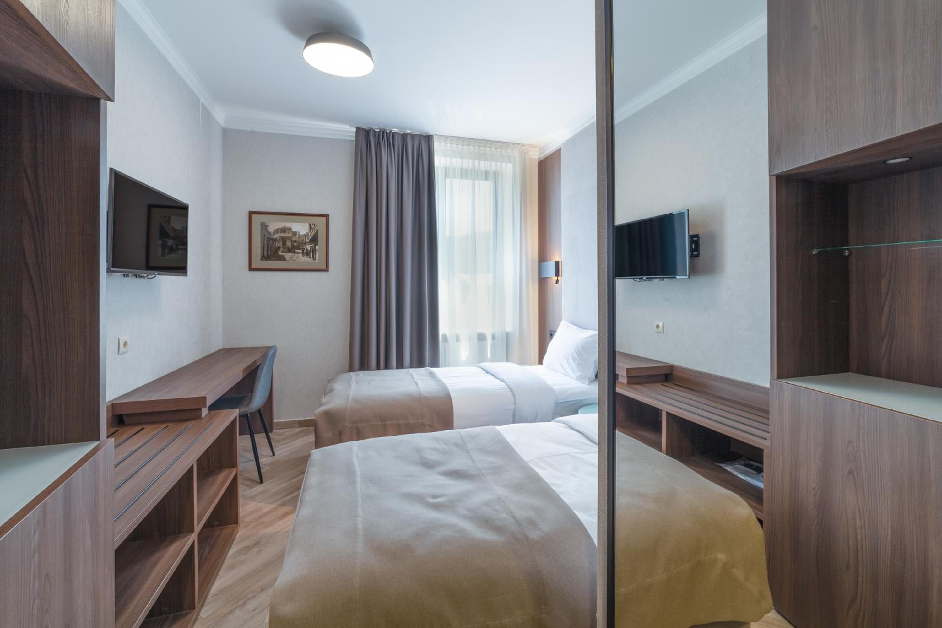 Standard, Twin Beds