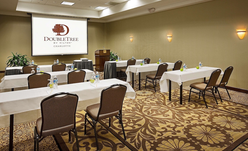 Doubletree By Hilton Charlotte Airport Hotel 35/36