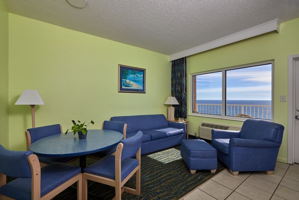 Palmetto Inn &amp; Suites 44/67