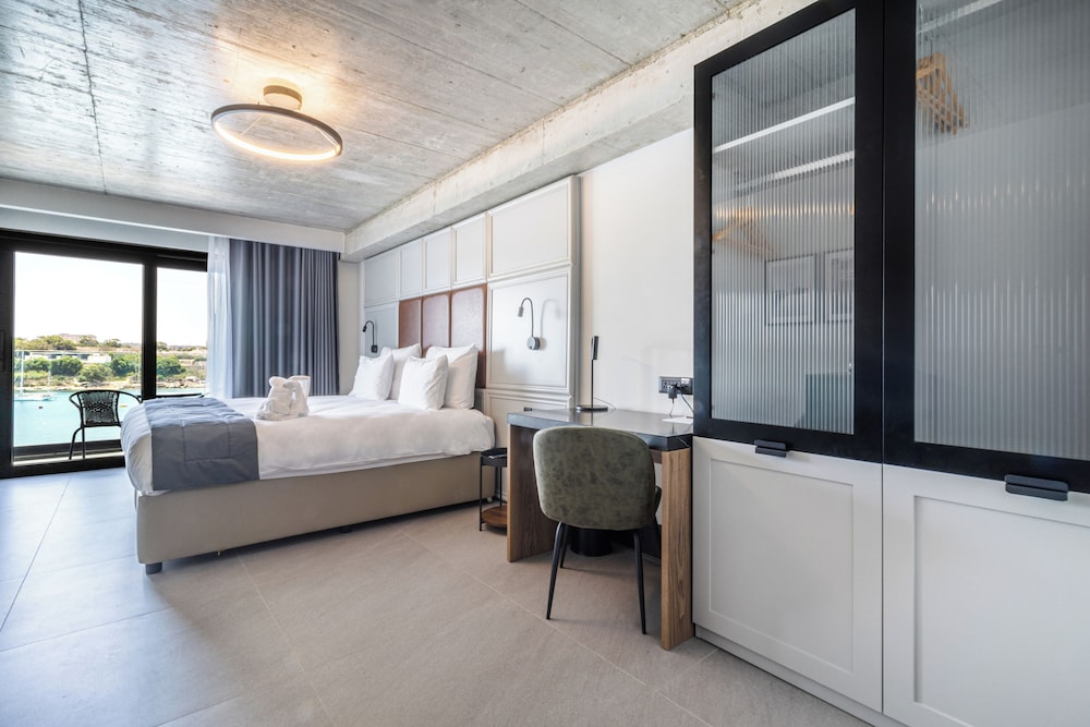 غرفة ديلوكس بسرير كوين بإطلالة على البحر، The Londoner Hotel Sliema 5/6