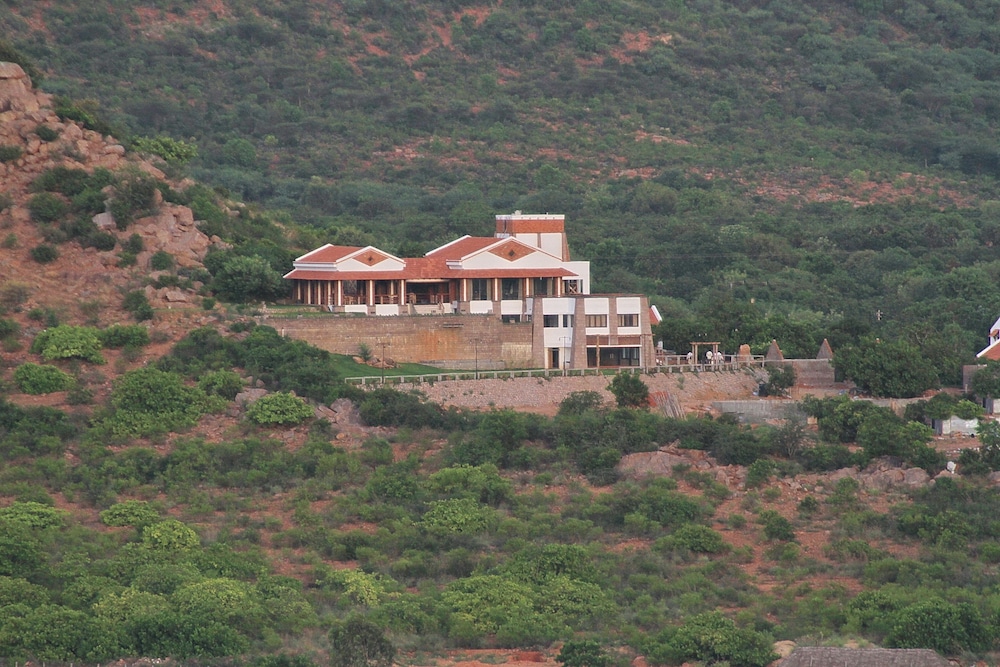 KADAMBAVANAM ETHNIC RESORT 35/42