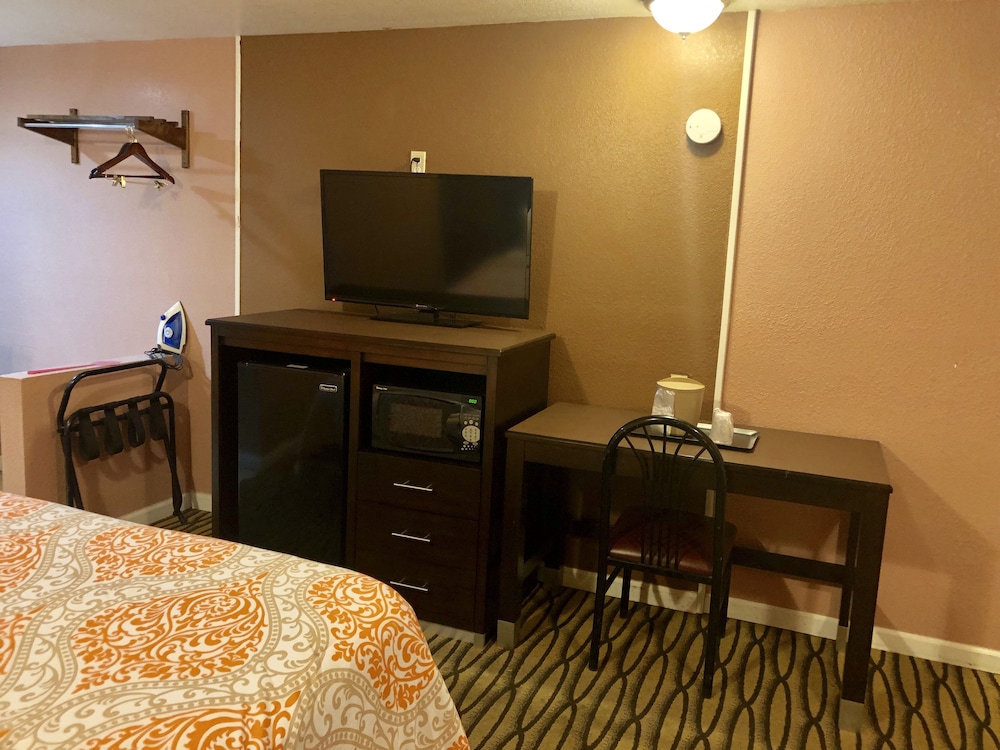 ANNIE OAKLEY MOTEL OAKLEY 17/66
