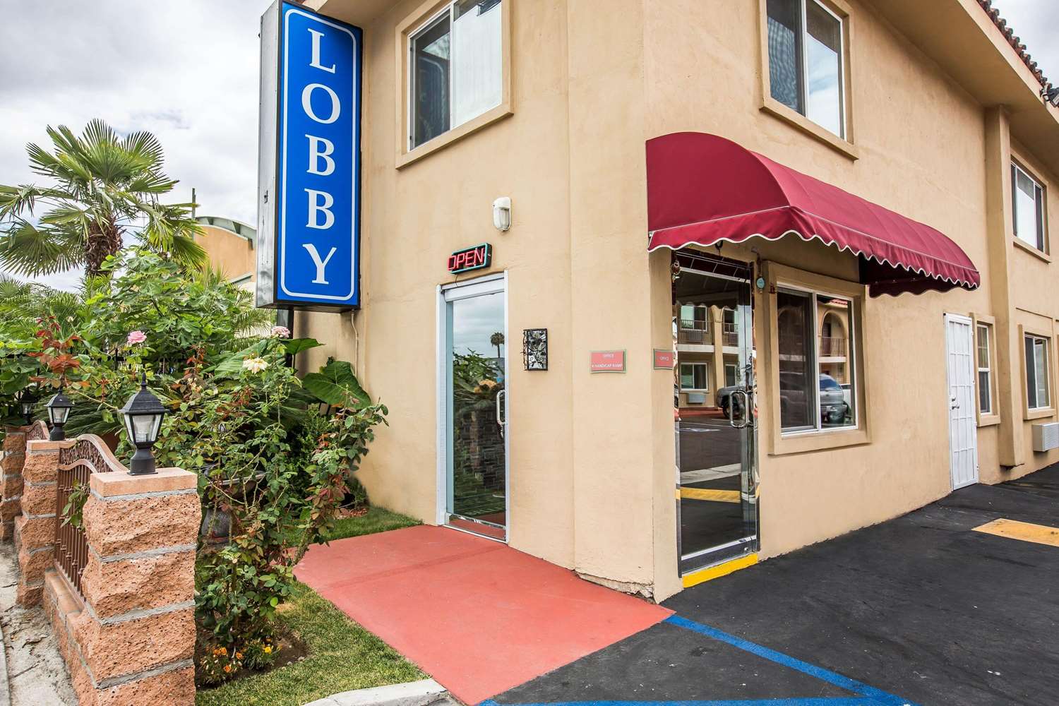 Rodeway Inn & Suites Bellflower 3/33