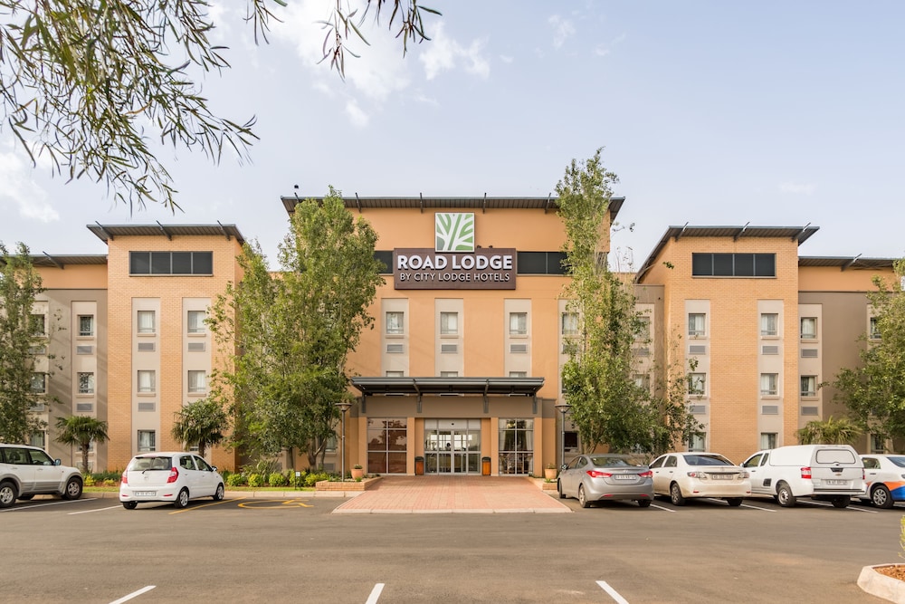 Road Lodge Bloemfontein Airport 1/36
