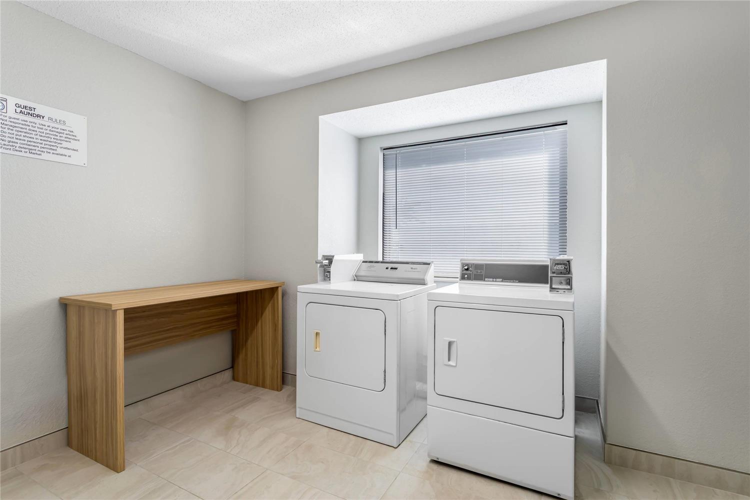 Quality Inn & Suites Knoxville West Cedar Bluff 8/18