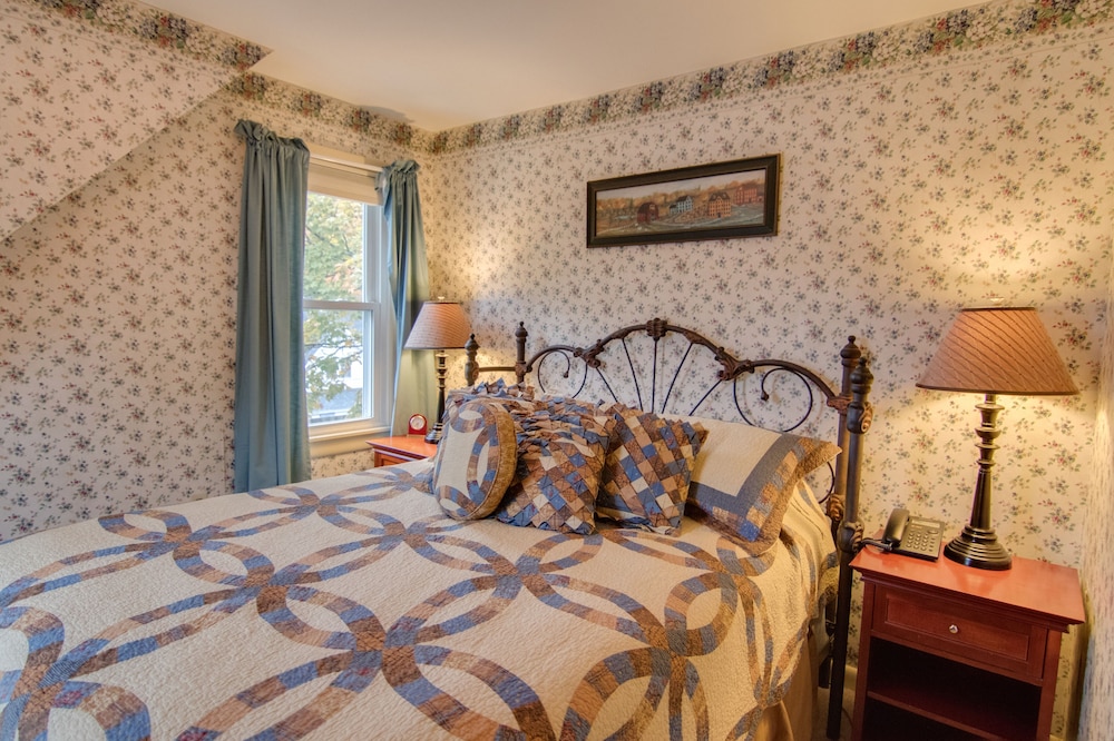 WoodStock Inn 21/43