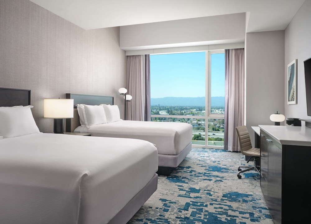 ROOM, 2 QUEEN BEDS, SKY VIEW