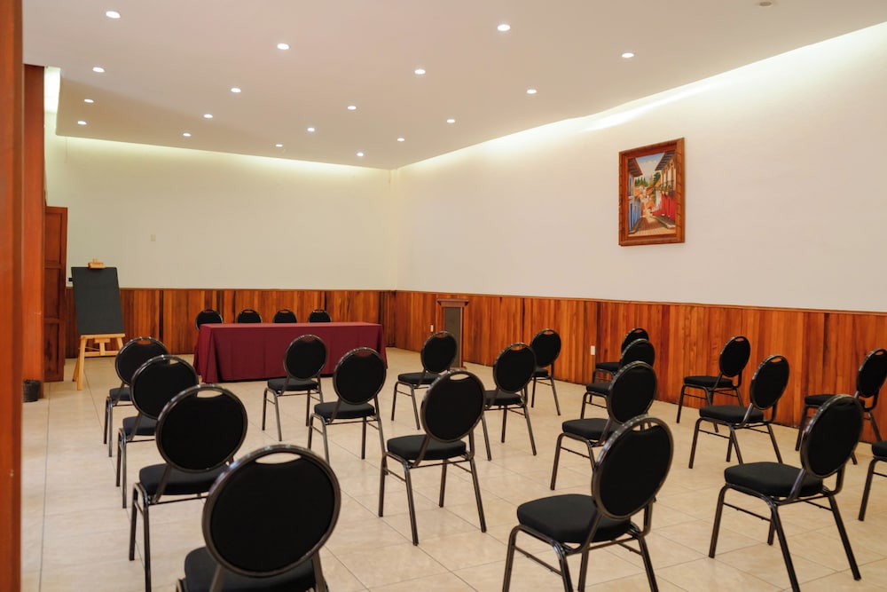 Hotel La Parroquia 73/82