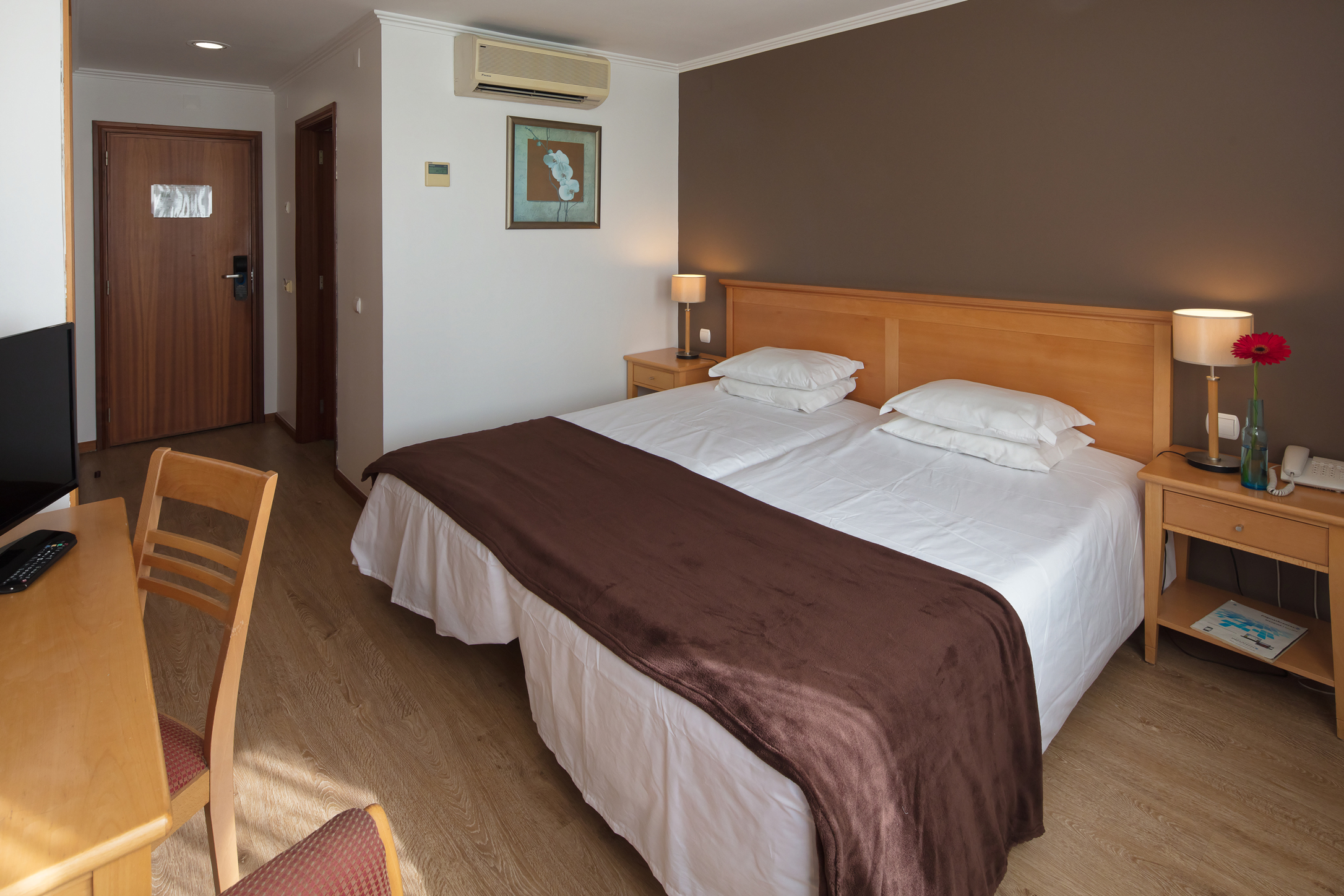 DOUBLE ROOM WITH BALCONY