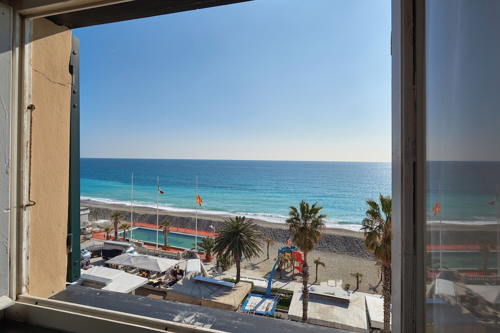 Hotel Garibaldi 44/51