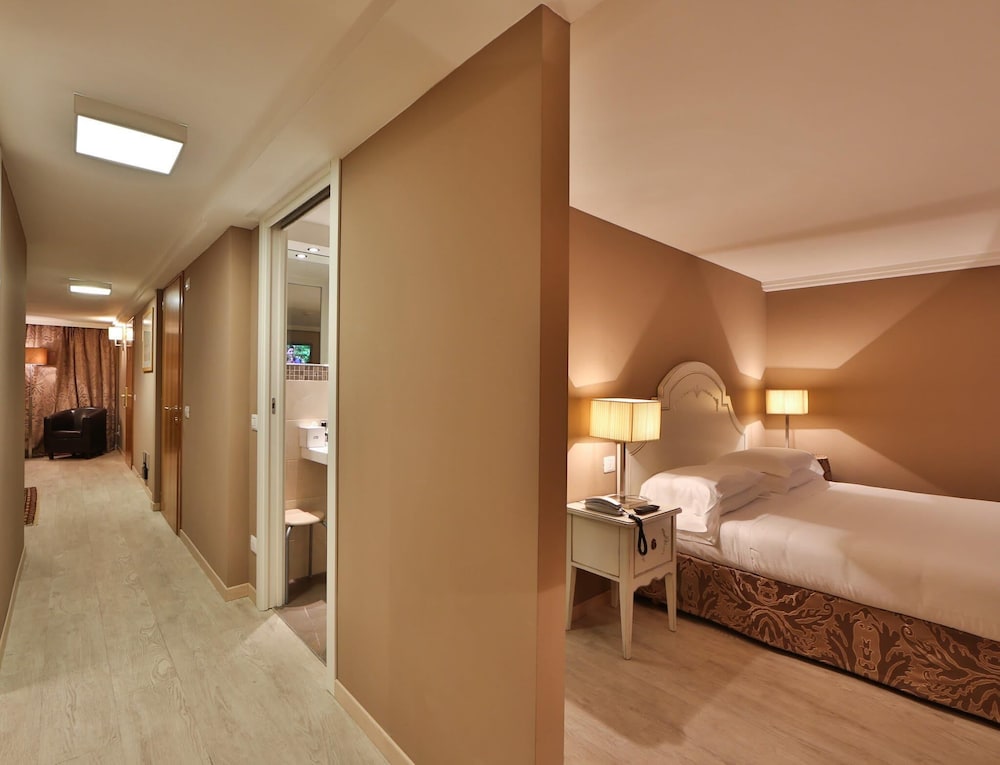 Hotel Canon D Oro 10/47