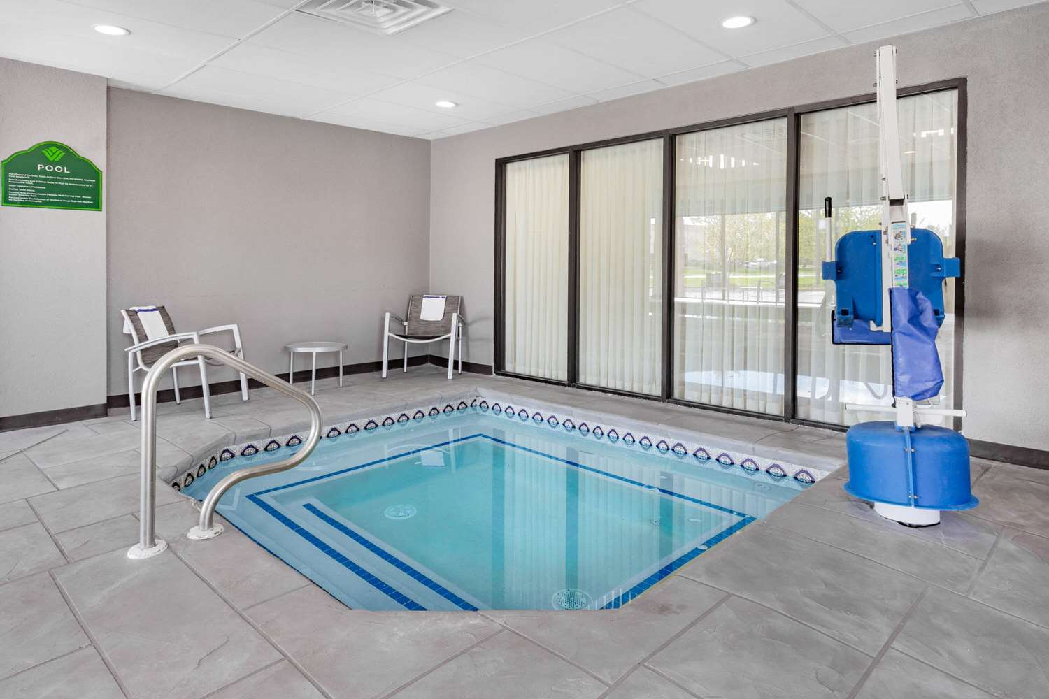 Wingate By Wyndham Tinley Park 27/48