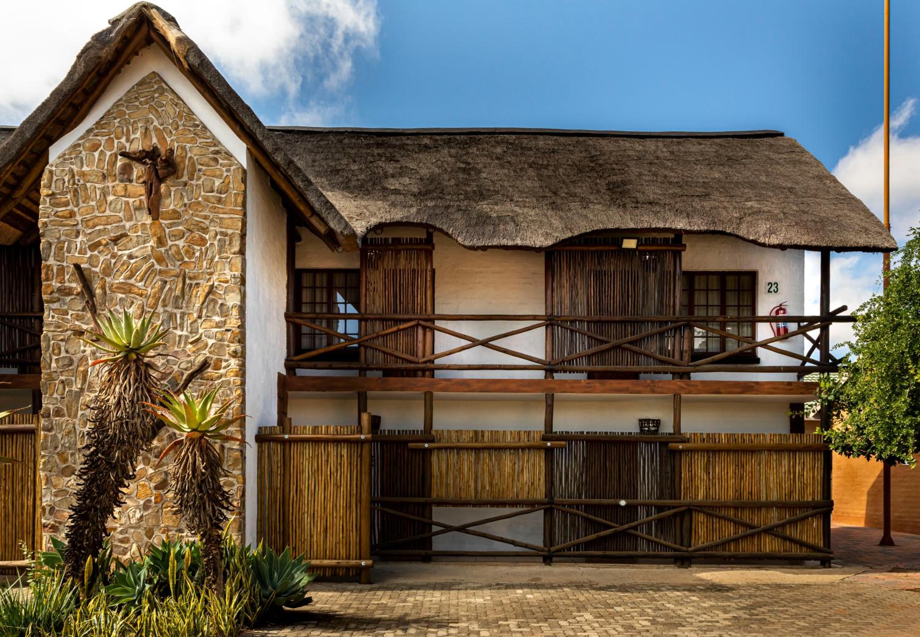 Bolivia Lodge 3/39