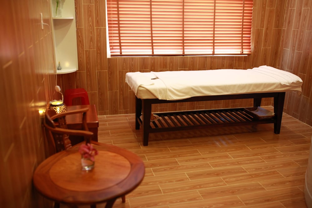 Thuy Hoang Nguyen Hotel Resort & Spa 38/75