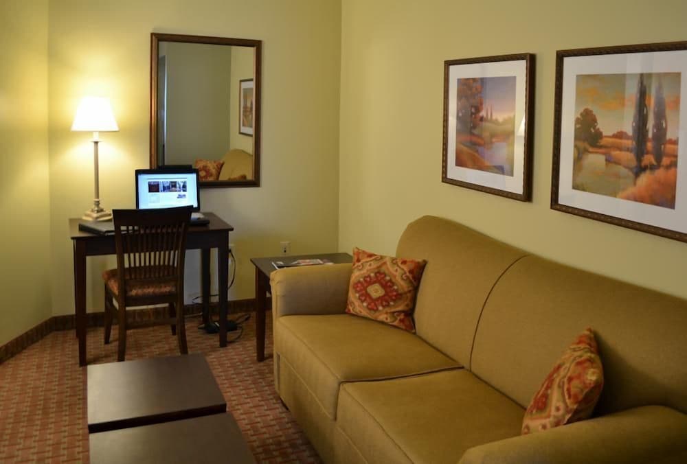 Euro Suites Hotel 31/52