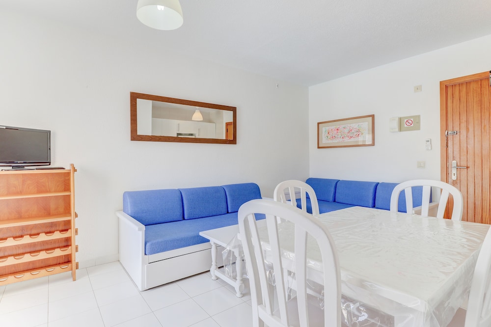 Llevant Apartamentos 19/37