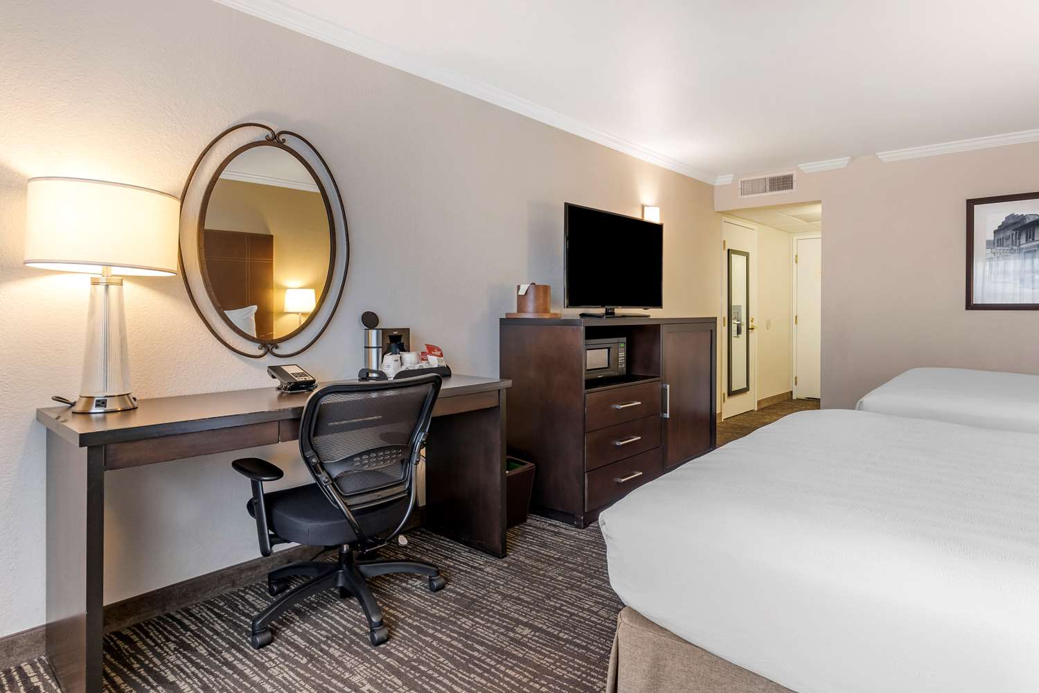 Best Western Plus Garden Court Inn 23/54