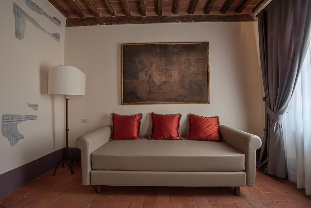 Relais Corte Rodeschi 12/50