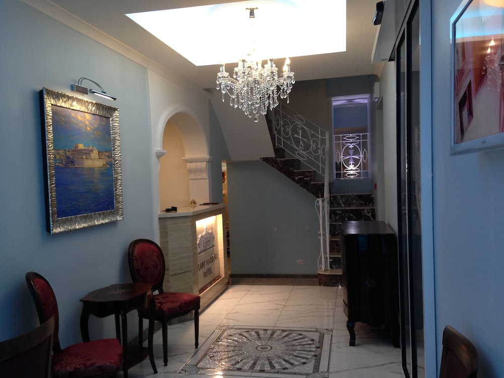 Grand Harbour Hotel 25/45