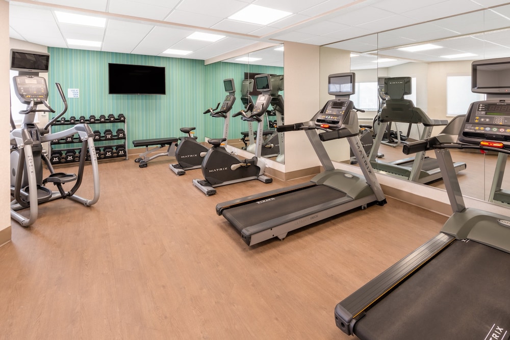 Holiday Inn Express Colorado Springs(Airport) 35/55