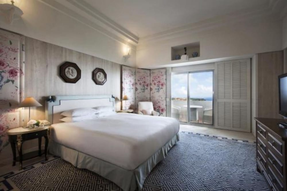 The Shilla Jeju 8/77