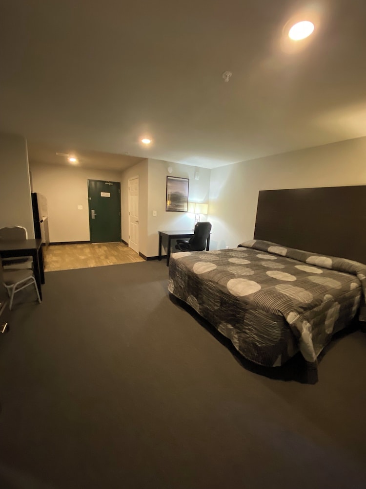 WoodSpring Suites Atlanta Airport 52/56
