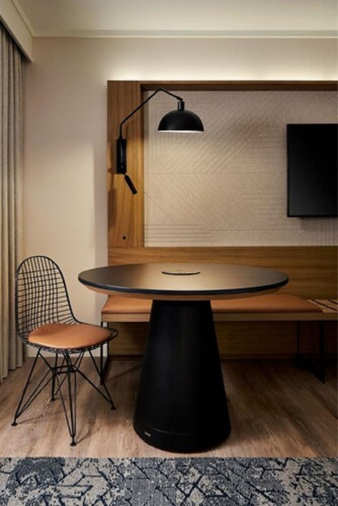 Sheraton Parkway Toronto North Hotel Suites 42/46