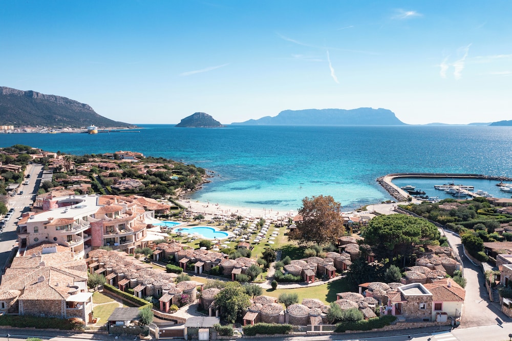 Hotel Resort And Spa Baia Caddinas 43/50