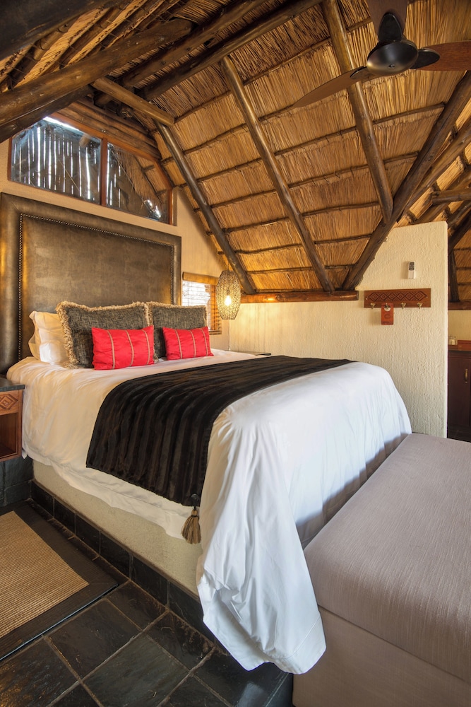 TSHUKUDU BUSH LODGE 5/49