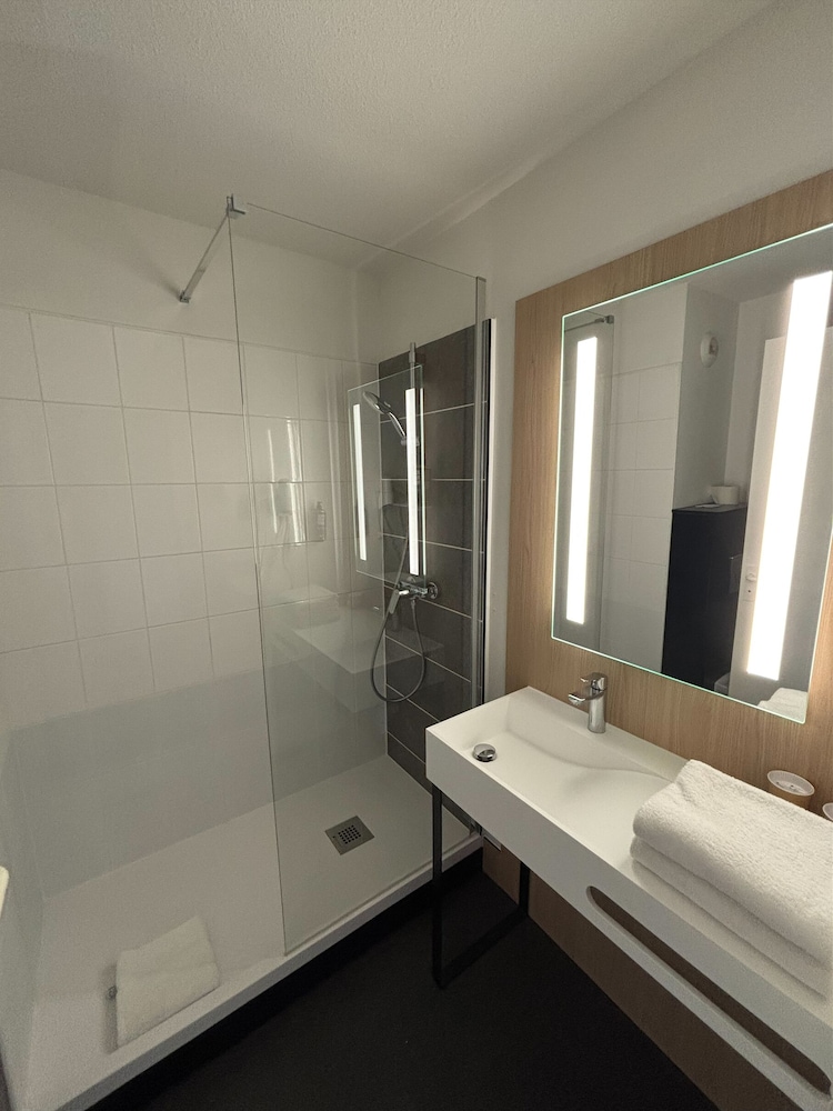 Hotel Ibis Avallon 53/55